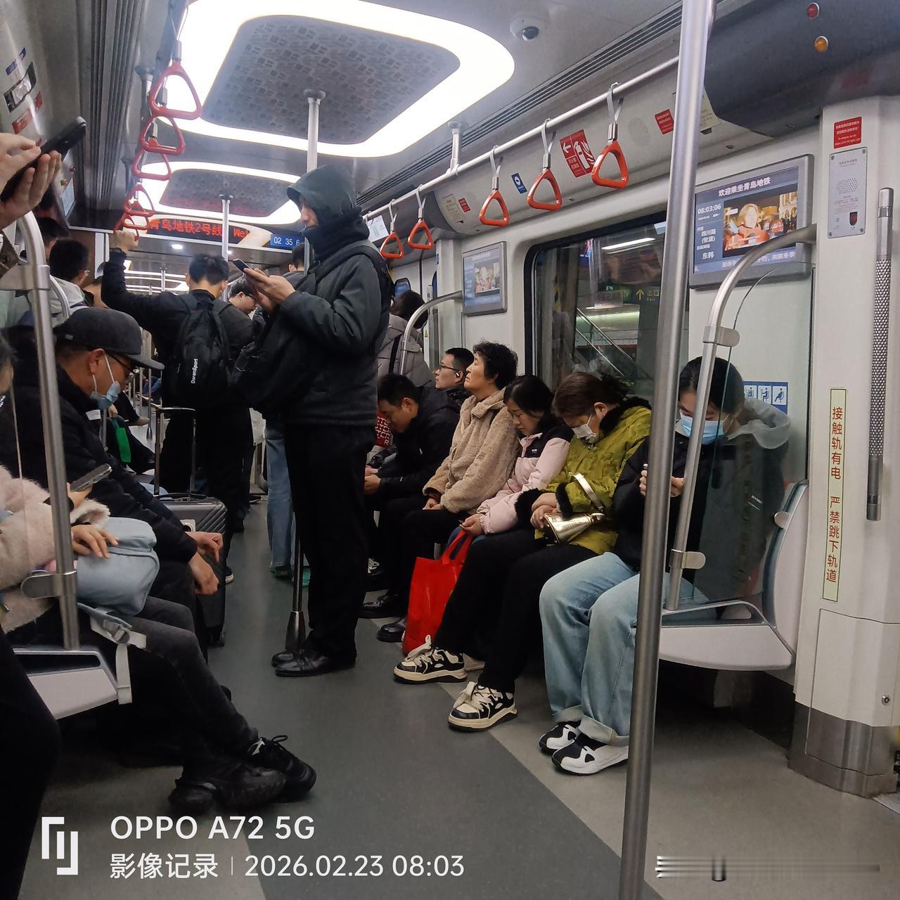 有时候生活需要紧跑几步

今早过地铁检票时，我加快了速度，快速通过安检，然后叠步