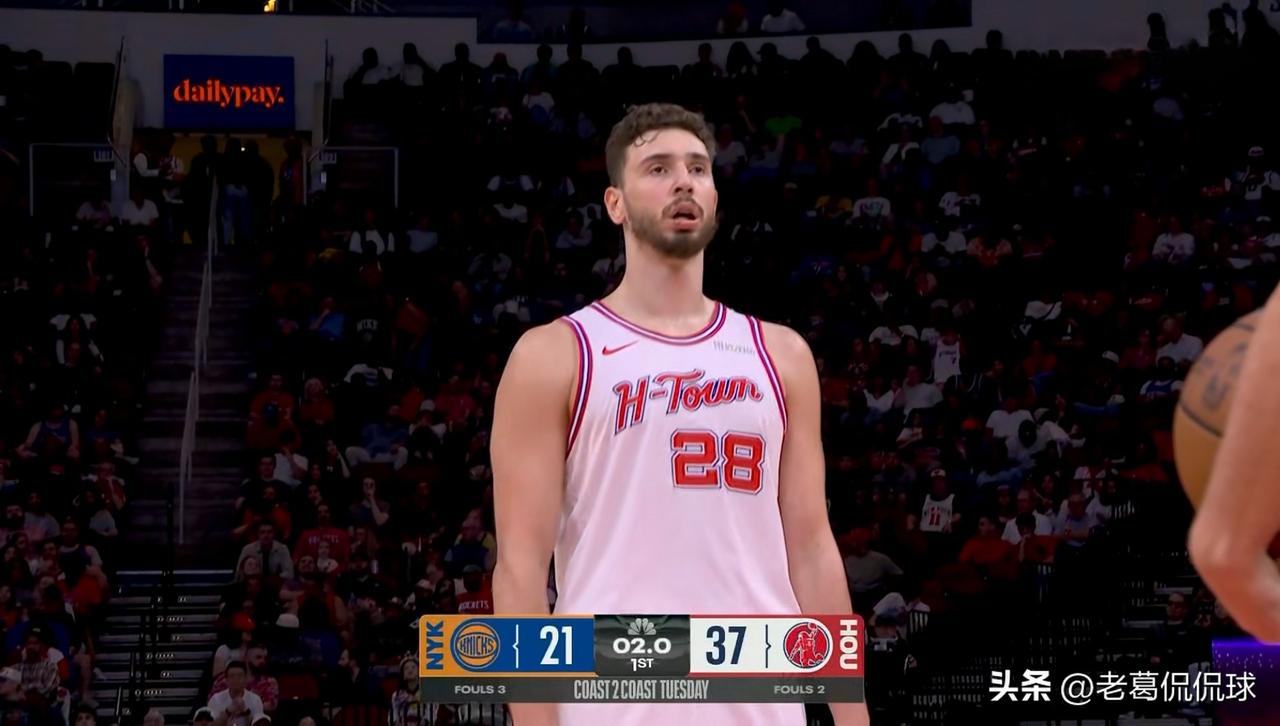 火箭巨星申京的打球方式越来越合理了！在今天进行的火箭和尼克斯的强强对话中，目前两