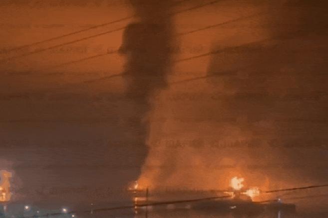 乌克兰无人机袭击了位于新罗西斯克港的俄罗斯石油出口码头谢斯哈里斯，该码头每天可处