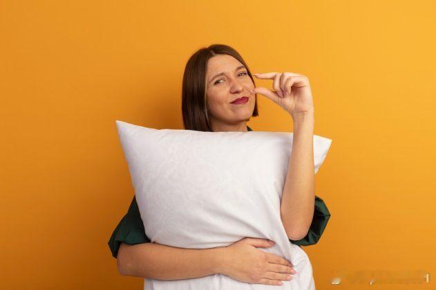 睡眠经济升温，凉爽枕头成国际贸易新蓝海在全球健康消费浪潮的推动下，兼具创新科技与