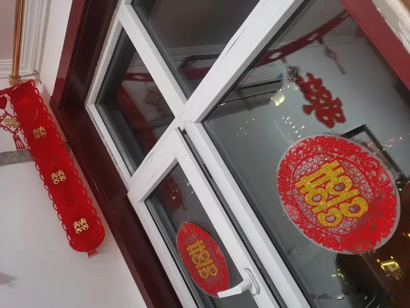 我认为重要门当户对，并非只是传统意义上的家境、财富相当，它涵盖了生活习惯、价值观