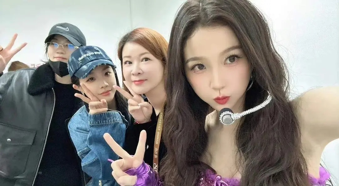 虞书欣真在乐华啊 