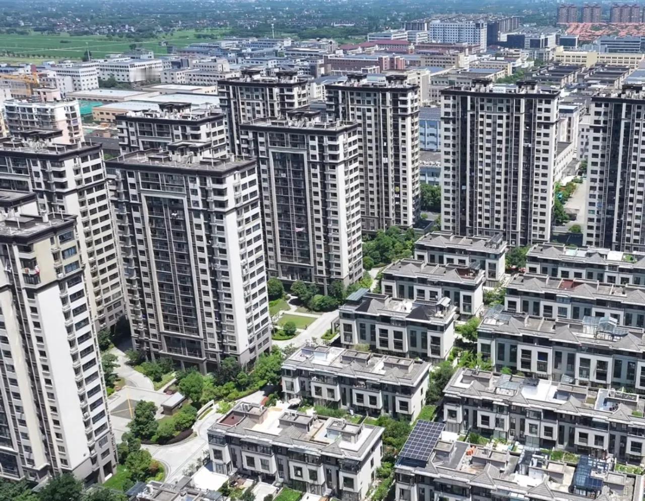 当年海宁的分销盘房价到底跌了多少？以最早期的城北金域世家为例，88平三房一卫的户