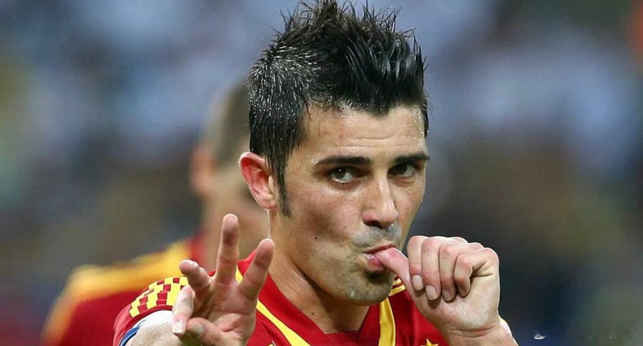 11月12日讯 据《阿斯报》消息，西班牙前国脚比利亚近日就西班牙队9号位人选争议