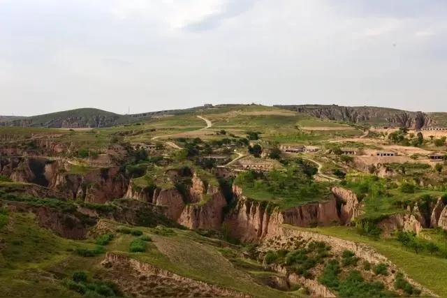 中国如果将黄土高原变成平原，能够保持住水土，将黄土高原变成大粮仓，就将彻底解决中