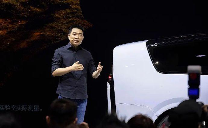 曝理想汽车2026新战略1月21日，理想汽车2026年战略聚焦增程与高端市场，欲