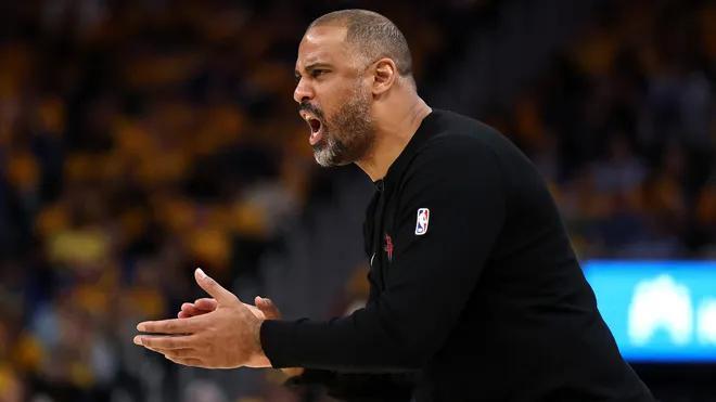 火箭记者Lachard Binkley：火箭队12月份的战绩令人失望，仅为4胜6