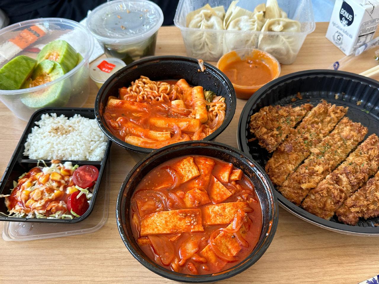 总觉得外卖方便、零食解馋，偶尔吃点没关系？但医生反复提醒，这两类食物藏着健康隐患