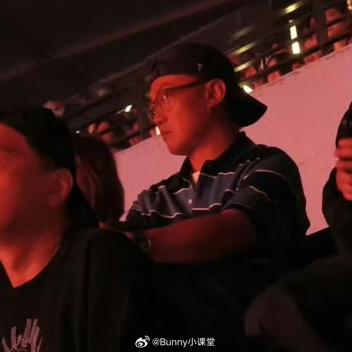 陈奕迅误入吵架现场：爱你孤身走暗巷