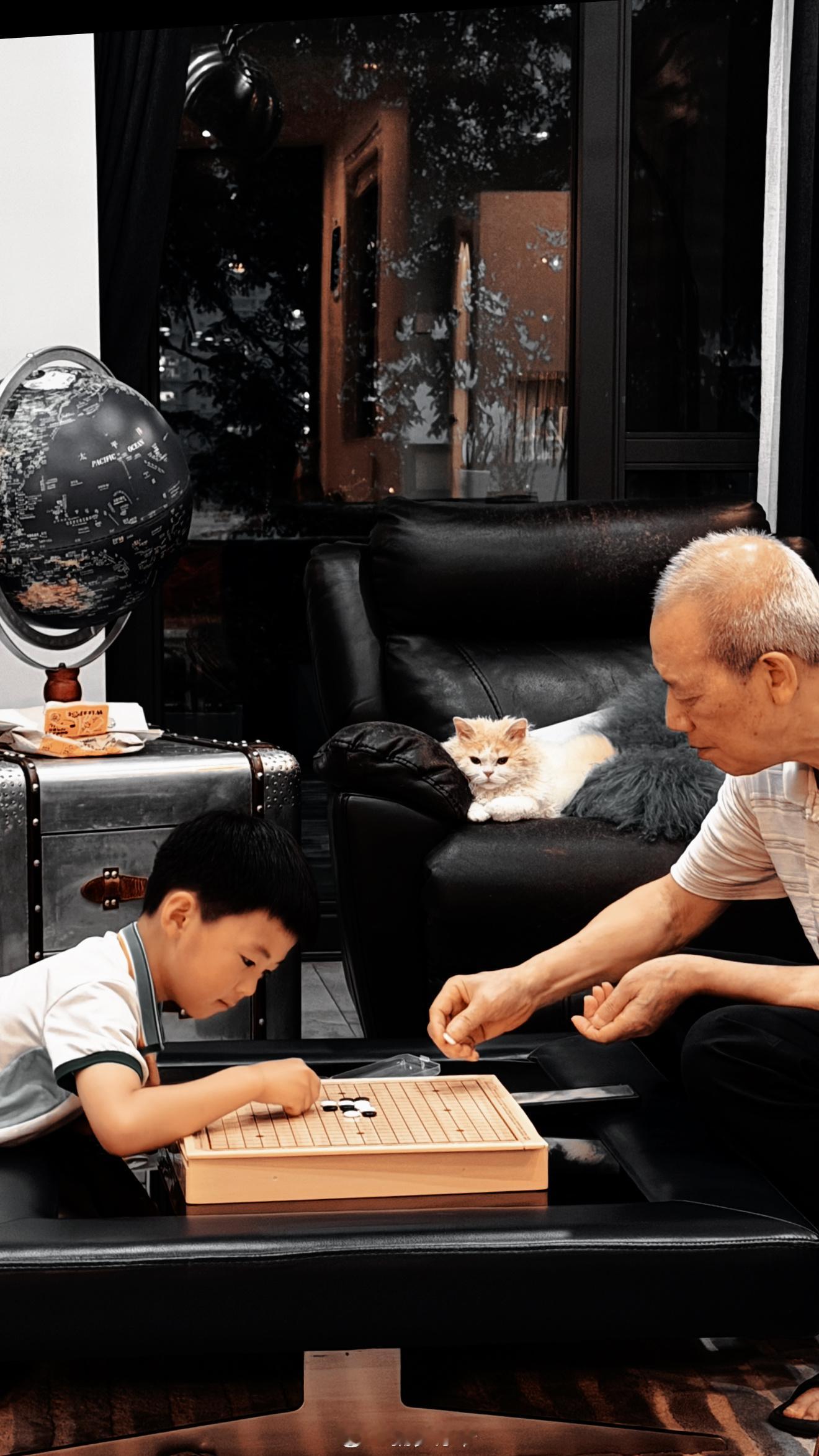 怕输就会紧张，但是想赢就不会。 
