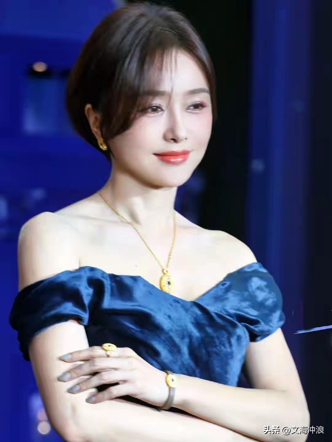 中国文艺评论家如此评价演员秦岚！
这位评论家说
秦岚的表演
一滴眼泪一段情
一颦