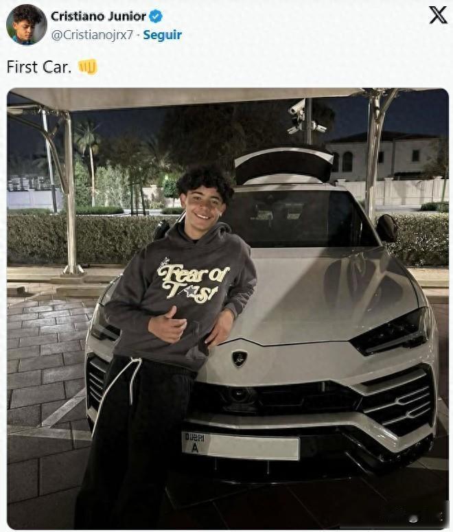 15岁少年晒豪车，沙特法律管不住，豪门教育真这么玩？

那天晚上刷到迷你罗发的照