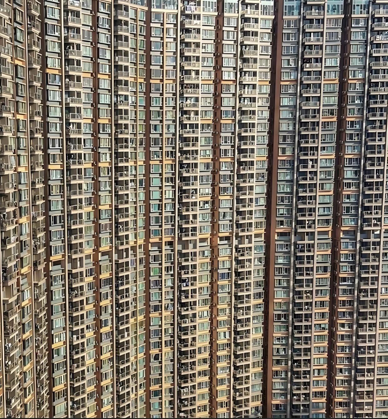 香港超高密度的居民楼，有种密集恐惧症的感觉，但即使是这样的房子，在香港也不是每个