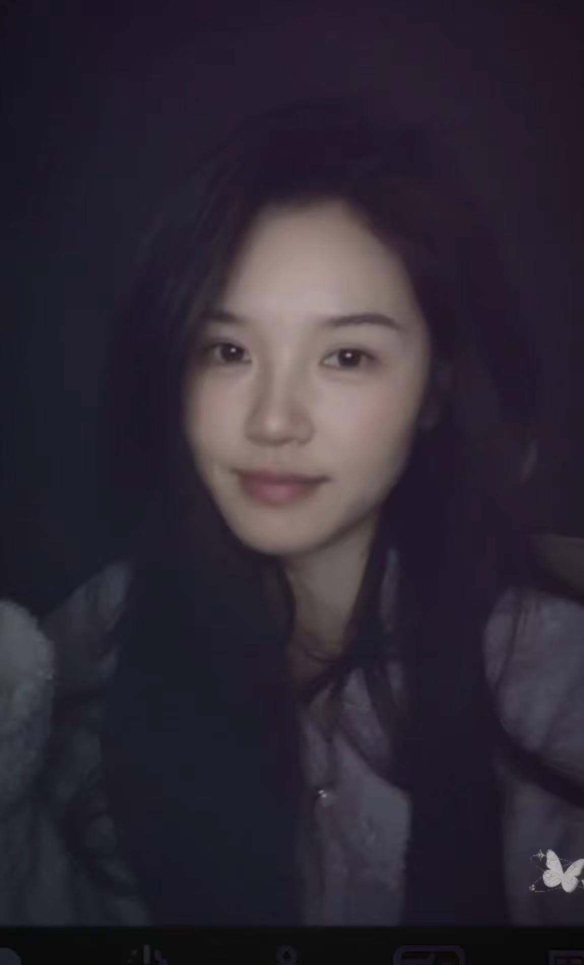 没有不快乐，也没有悲伤，只有一种反复平静的生活