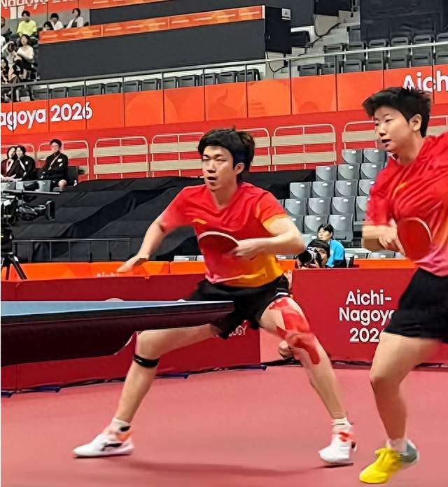 3-0 胜利！王楚钦孙颖莎顶住日本新星冲击，晋级亚运混双四强！