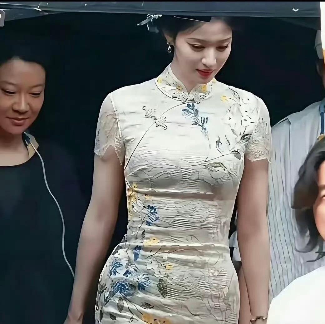 王楚然这个身材像是多少斤的？ 