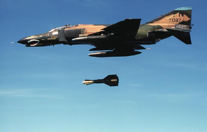 每天认识一件兵器 GBU-15炸弹GBU-15炸弹是罗克韦尔公司研制的空对地激光