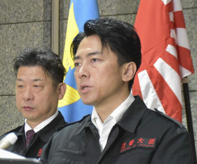 8月12日朝鲜发射弹道导弹，日本防卫相小泉进次郎记者会表态：通过驻北京外交渠道，