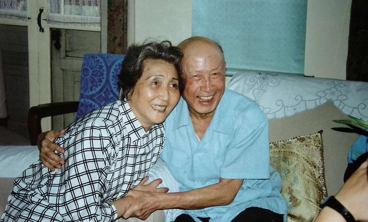 天才科学家x名媛歌唱家（1）
火箭之王钱学森钱老和夫人女高音歌唱家蒋英合照集锦