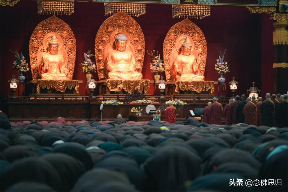 为何偏要往生西方净土？
十方净土无量无边， 为什么偏要往生西方极乐净土？ 这是因