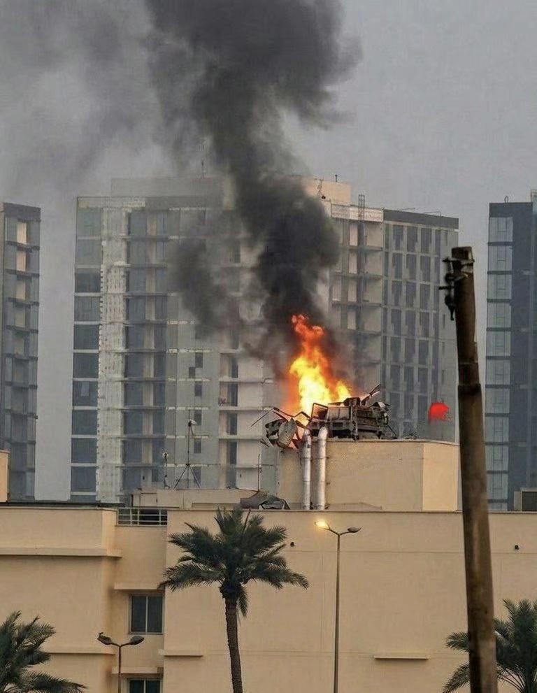 帝国之拉胯！太丢人了，伊拉克什叶派民兵刚刚袭击了巴格达美国大使馆，摧毁了美军C-