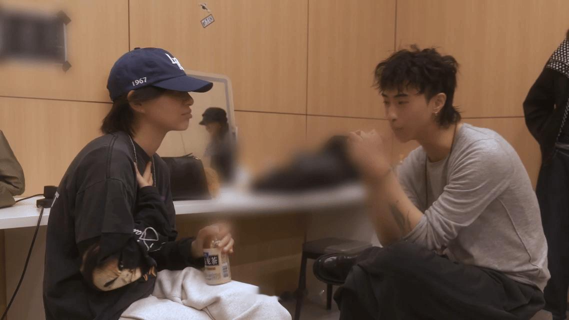 伊能静 把恩利交给李斯丹妮非常放心谁在期待！恩利首秀舞台搭档李斯丹妮，伊能静长文