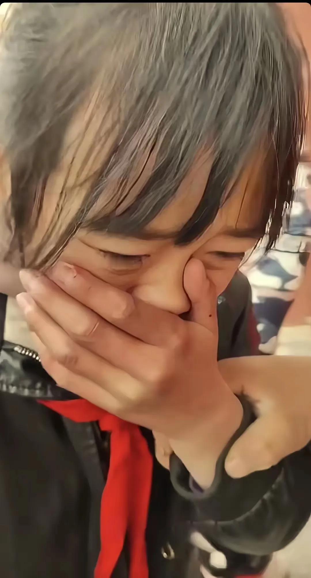 太心疼了！那个被拾荒残疾人胡雷资助的13岁女孩死去了！那段让无数人泪目的事，13