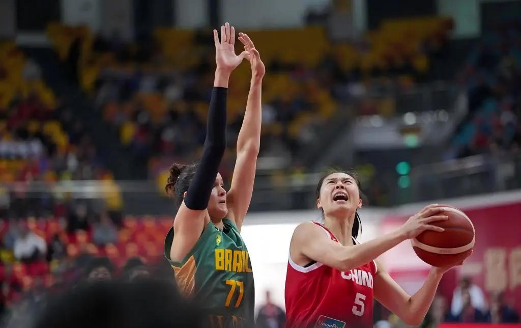 集训了两个多月的中国女篮终于迎来了一场真正意义的热身赛，在湖南长沙她们要和巴西激
