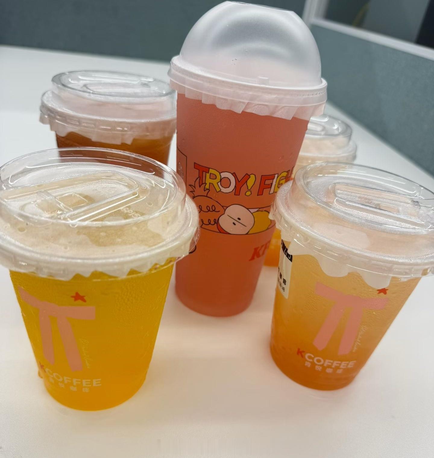 时间挺快的今天就已经是立秋了不过江西这边依然还是热公司今天整了秋天第一杯奶茶我也