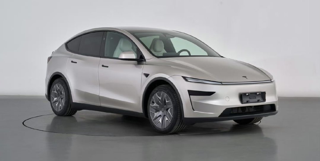 特斯拉Model Y L难道是六座版，好像是轴距加长，传说中的低配版没有，结果来