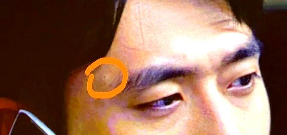 连嘴都没亲到，他单靠喘粗气和捏耳垂，硬生生砸出47亿播放量。你敢信这是央视刚播的