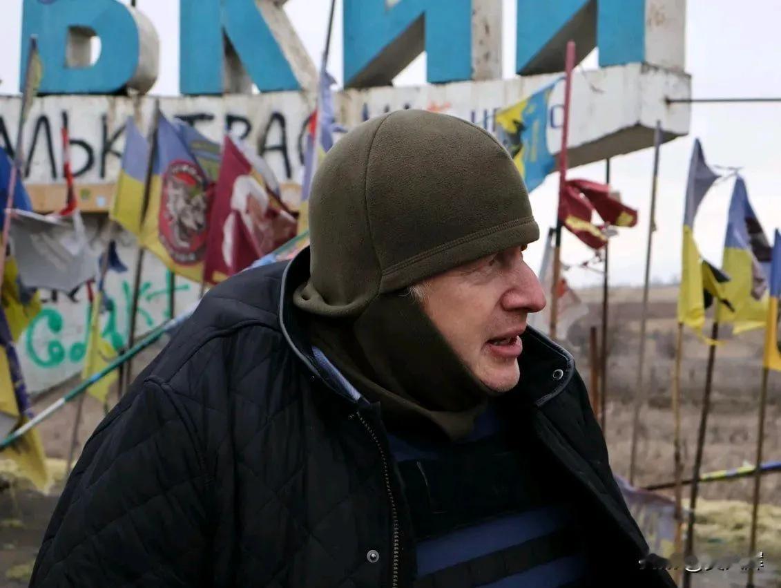 你能认出这老小子是谁吗？

他最近又发布疯狂言论了！而且还是偷偷的跑到了乌克兰前