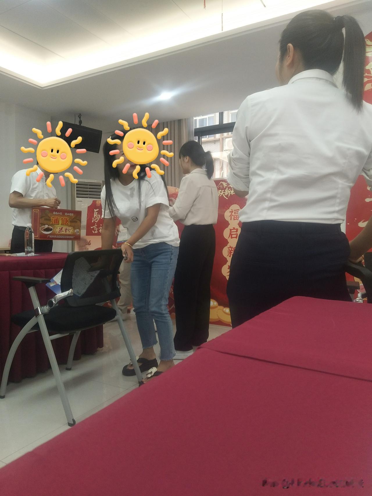 来听课就有礼物领，那就来吧。
