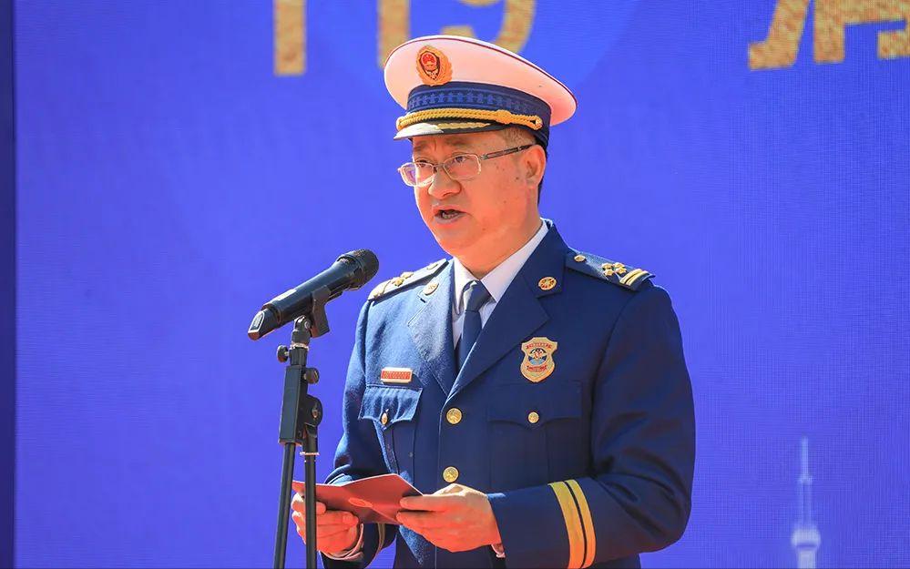 李伟民可以说是一名资深老消防，自1987年从警以来，一直从事消防工作，直至202