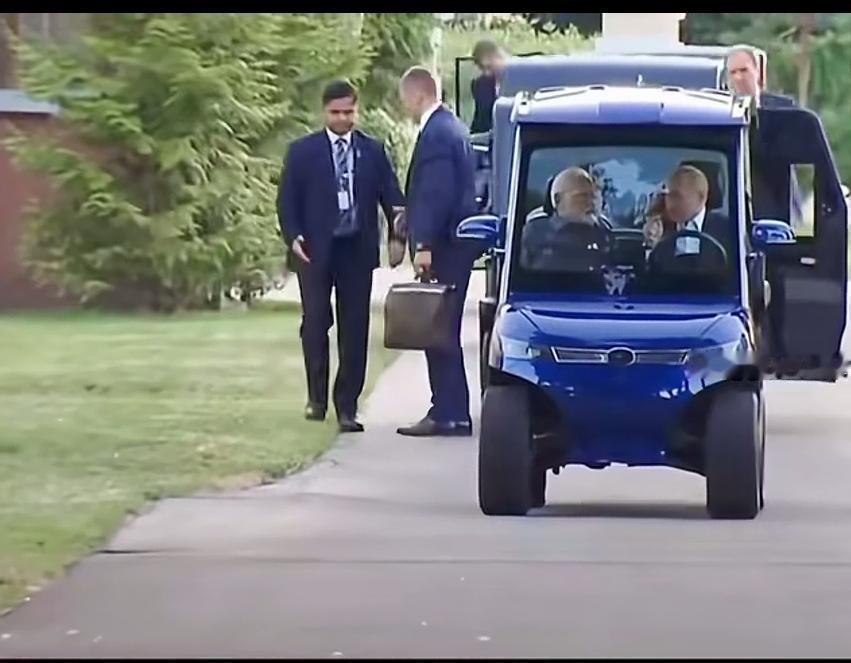 普京这次访问印度，引发世界與论广泛关注！印度这个国家过去采取的是在美俄左右逢源的