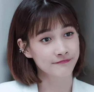  洛洛的扮演者啜妮，1990年5月30日出生于北京市，中国内地影视女演员，毕业于