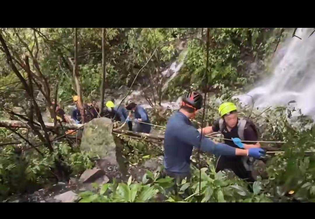 一场寻常老友登山，竟酿成四死一伤的惨痛悲剧，蝴蝶谷落石事件背后的漏洞，远比落石本