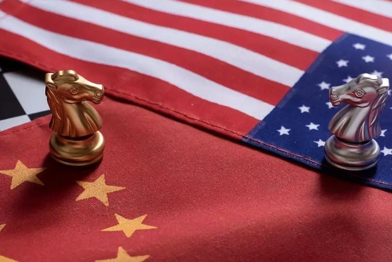 美国这几年嘴上喊着竞争，手上出的却全是阴招，核心就两条线：一边用金融镰刀想收割，
