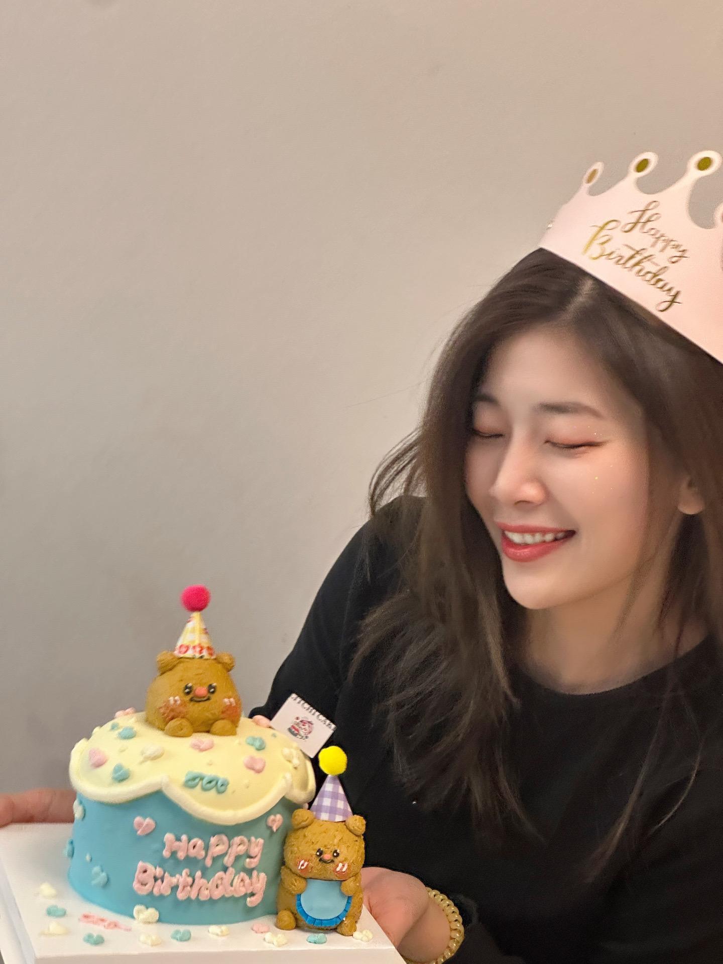 时光有加，生辰有喜，幸会，新的一岁！ 每个年龄的我，都是恰到好处的我。❤️