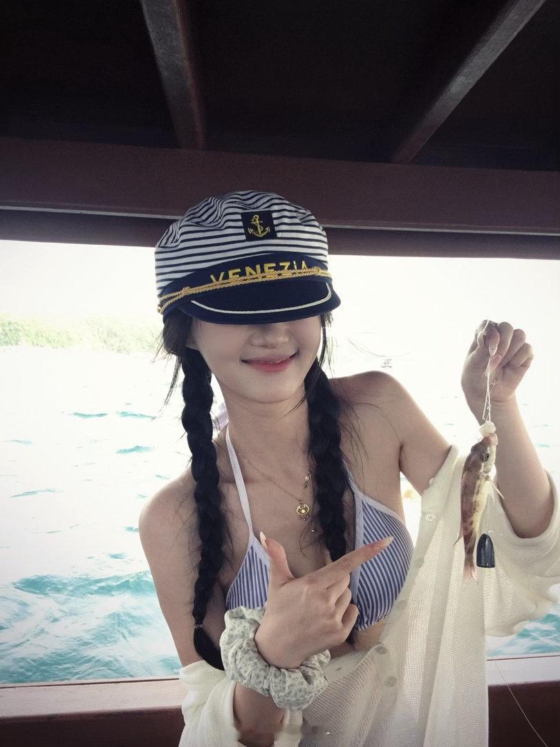 🛳 •̆₃•̑ 🛳 