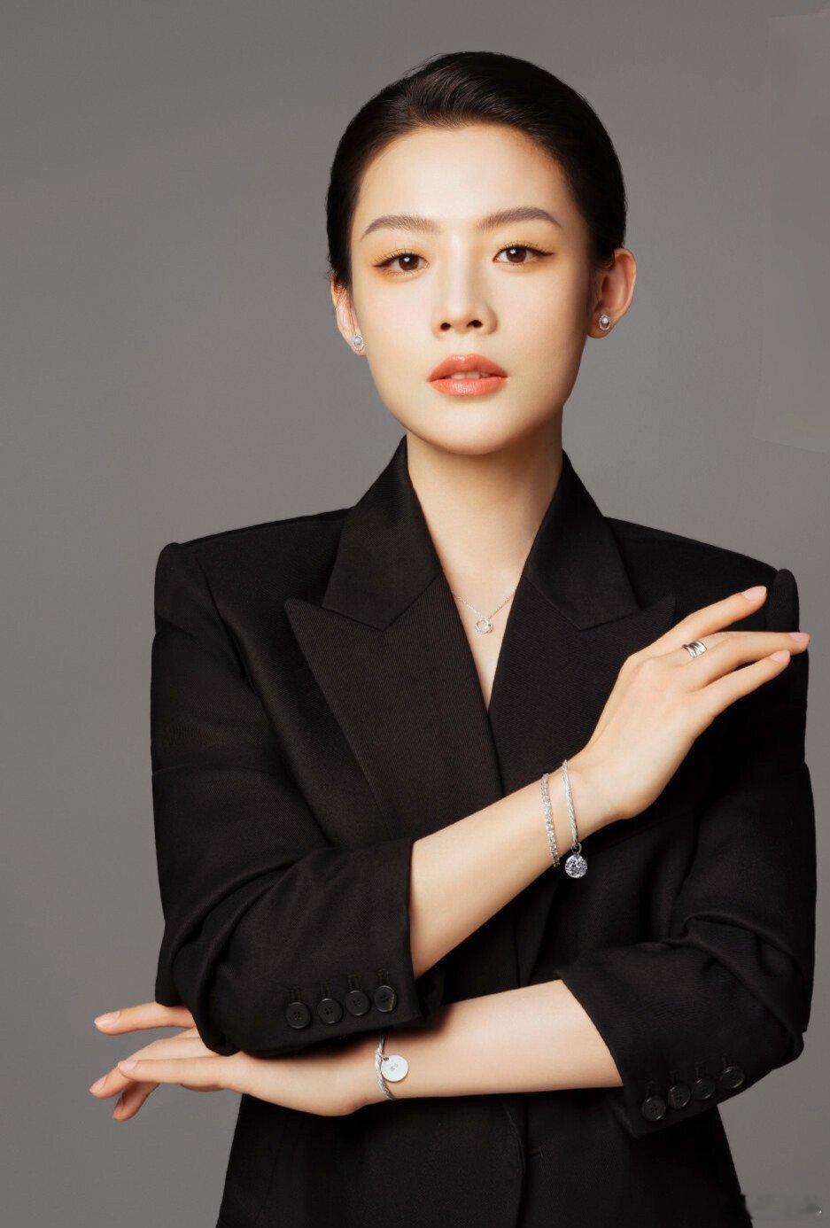 【】 11月12日，。 谈越剧《我的大观园》：“这是我的第一部原创大戏，对我而言