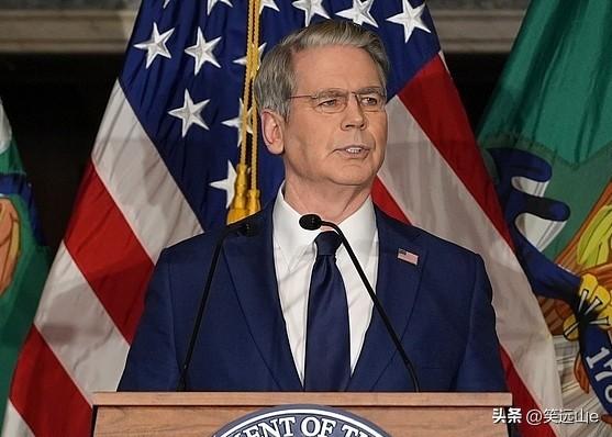 美国财长贝森特要全世界做出选择，不过这次的选择不是中美，而是伊朗！看来已经是歇斯