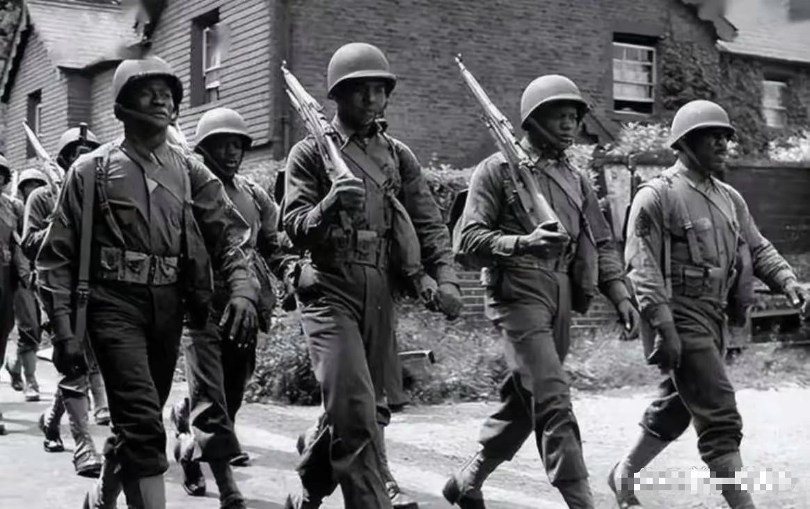 [太阳]1953年，志愿军休战后并未撤离回国，而是留守朝鲜捡了三个月废铁，外界眼