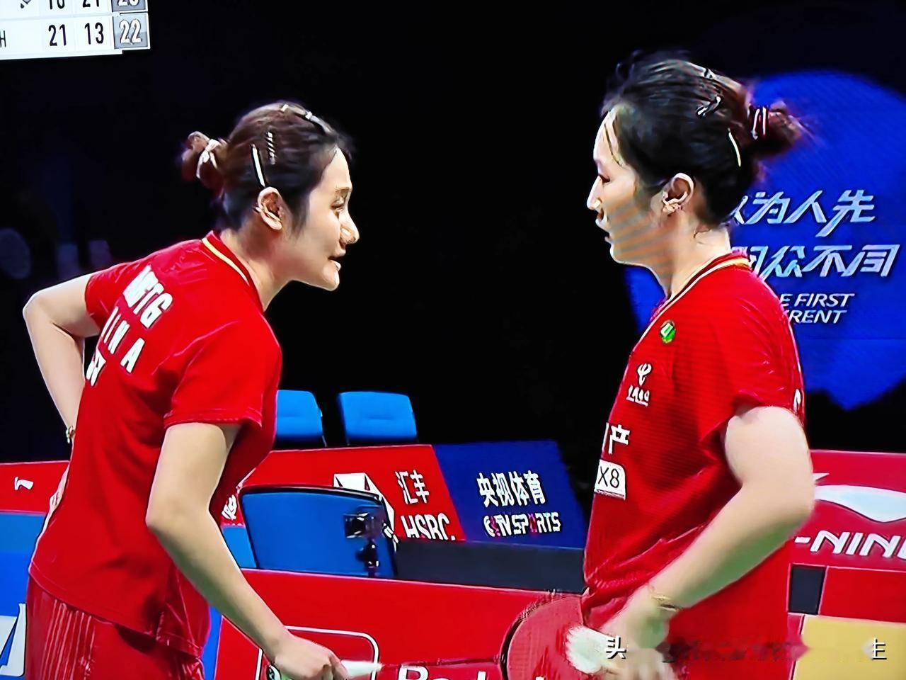 刚刚看了国羽女双小将罗意/王汀戈与日本选手中山堇/高乔美柚组合的中国大师赛女双1
