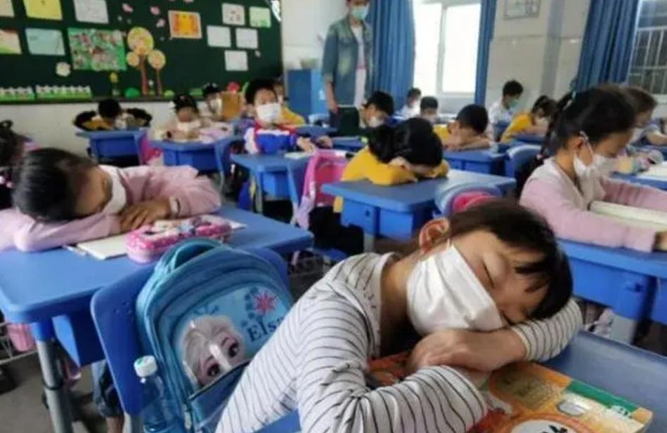 学习和身体健康真的只能二选一吗？

看到个热搜事件，是一位妈妈要让孩子每天睡到自