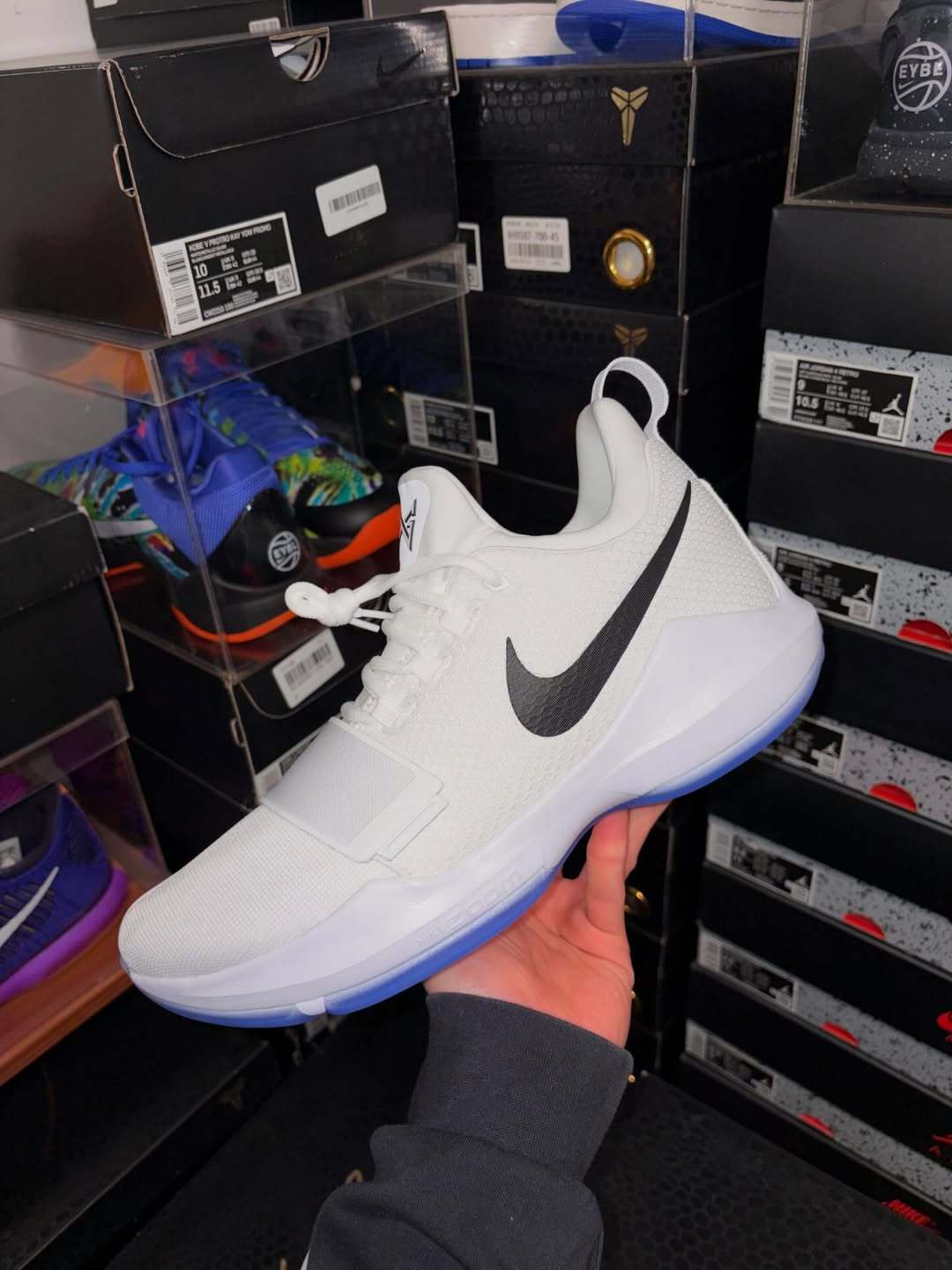 据外网球鞋媒体prm.cotd的最新消息，保罗·乔治的首款签名鞋 Nike PG