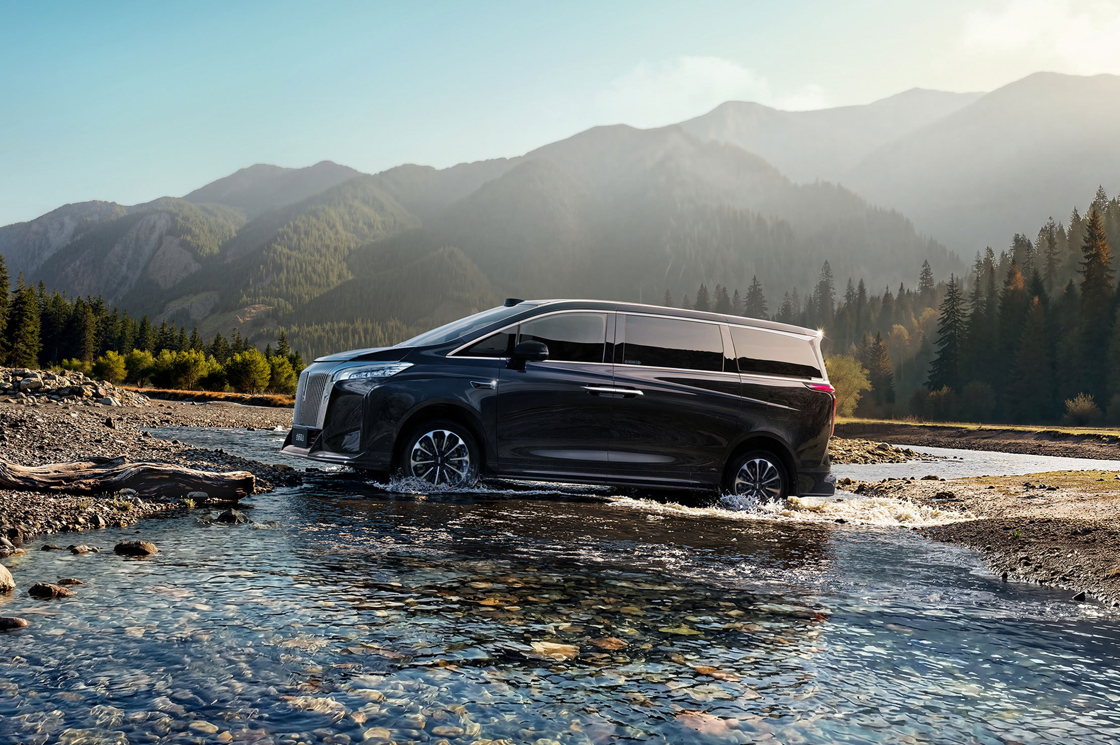 理想i9说自己是SUV，高山7也说自己是SUV。 行！你们说是就是，就看以后洗车