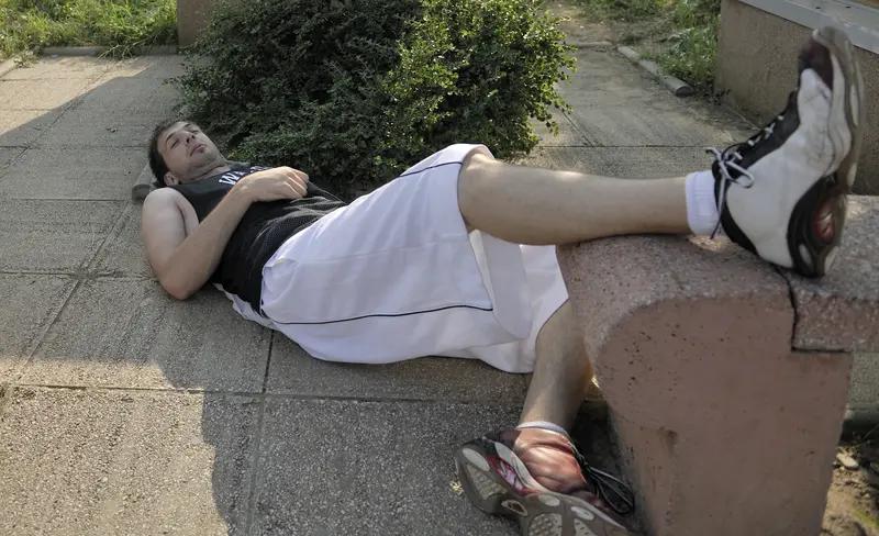 四川连续38℃高温！小区门卫正午当场中暑晕倒，亲爱的所有友友们别再大意

高温天