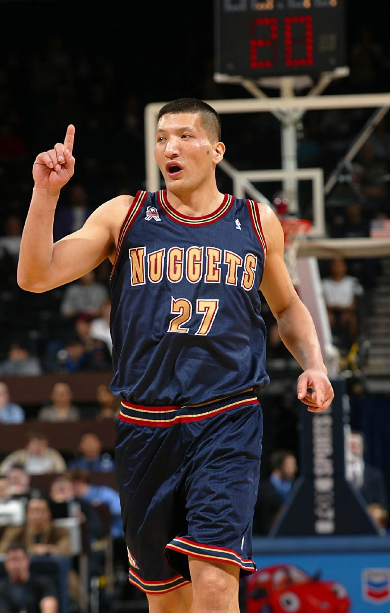 中国球员NBA首个赛季数据对比王治郅（2000-01 小牛）：出场5场，，场均7