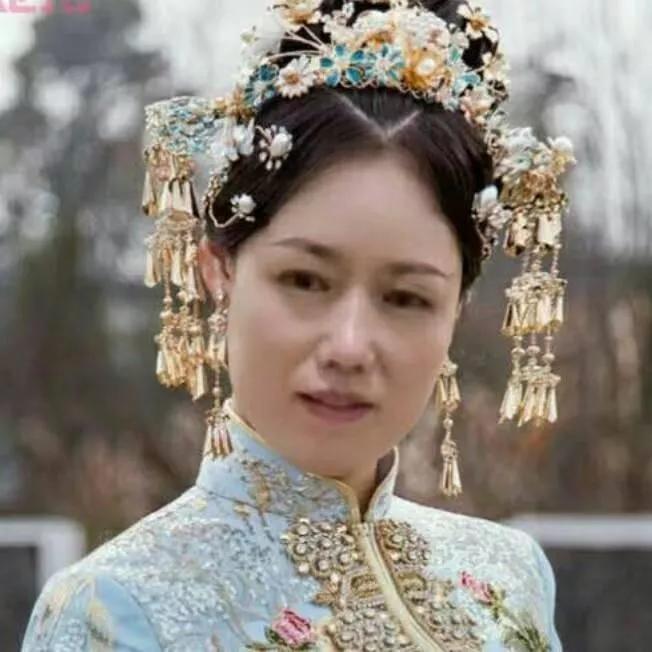 金枝玉叶，花容月貌。金枝玉造型 金枝玉叶树 金枝铁叶 金枝玫瑰 金枝玉叶耳钉 武